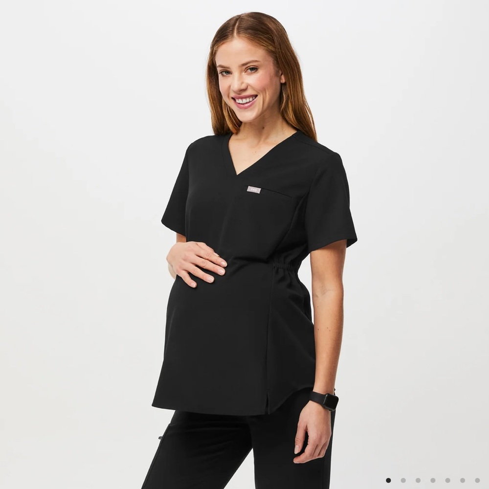 Maternity scrub top - FIGS